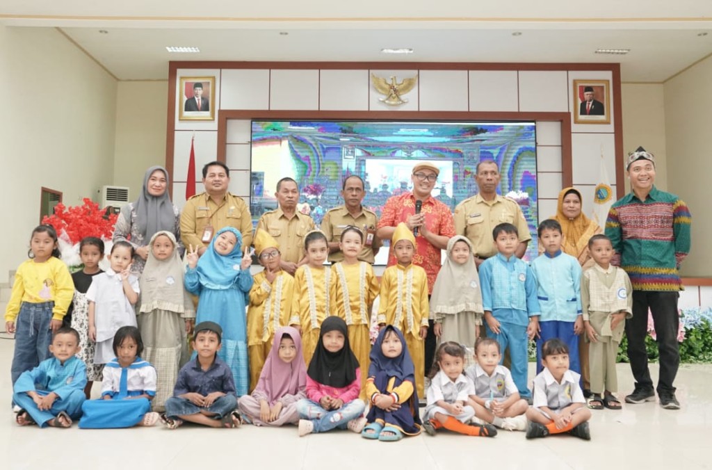 Dikbud Halteng Gelar Pelatihan Teknik Mendongeng dan Pembuatan Cerita Anak.jpg